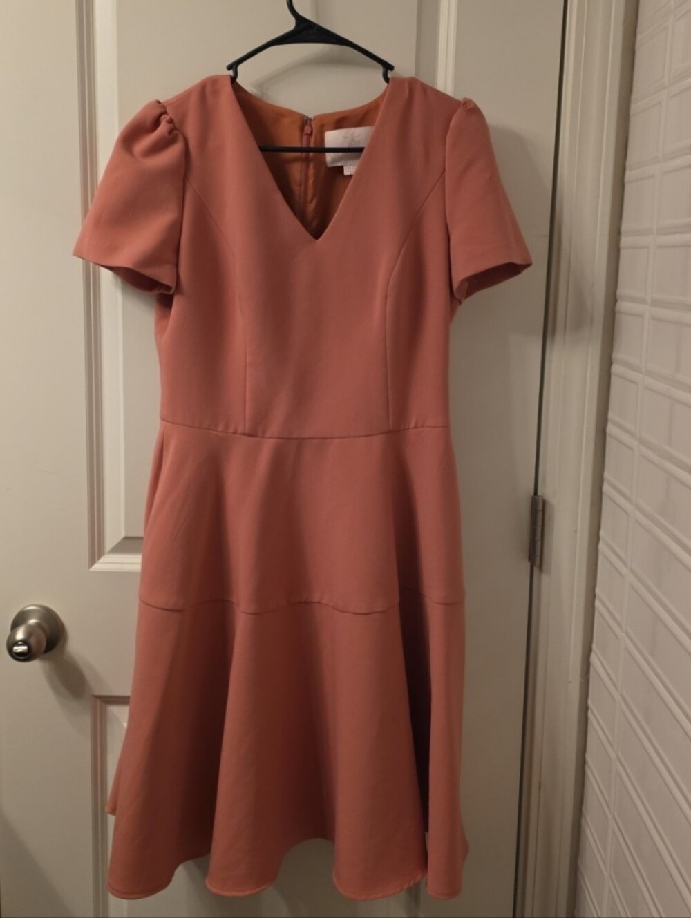 Gal Meets Glam Size 8 Women's V-Neck Short Sleeve Fit-and-Flare Dress Dusty Pink